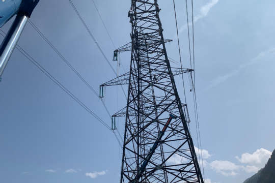 Autokran beim Maststocken_c_Daniel Brandstätter_IMG_1749559869185_20250610.jpg